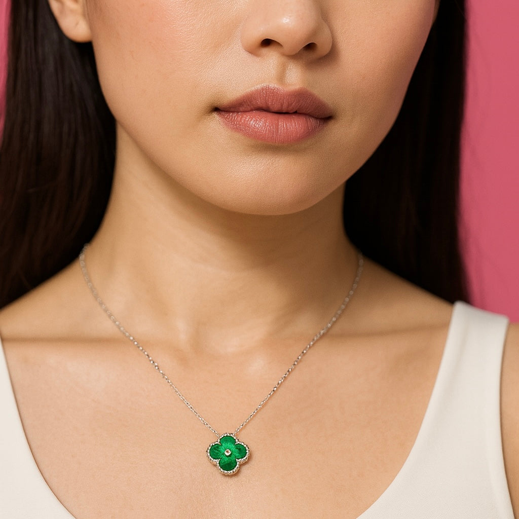 Glitzheaven 925 Sterling Silver Green Clover Pendant Necklace – Elegant Malachite-Inspired Design