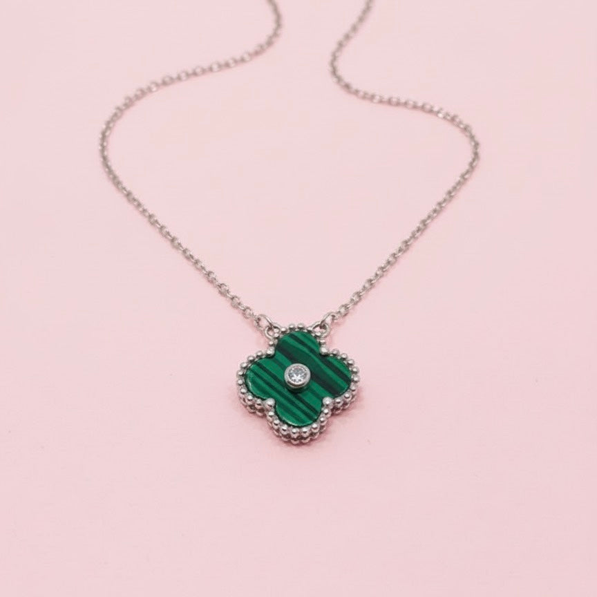 Glitzheaven 925 Sterling Silver Green Clover Pendant Necklace – Elegant Malachite-Inspired Design