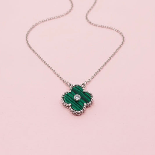 Glitzheaven 925 Sterling Silver Green Clover Pendant Necklace – Elegant Malachite-Inspired Design